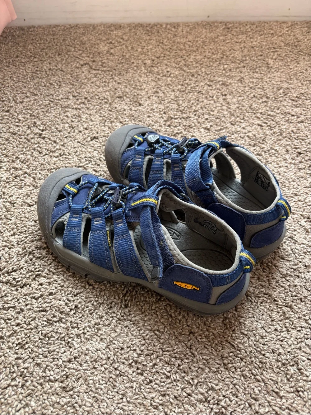 KEEN Kids Navy Blue and Gray Closed-Toe Water Shoes